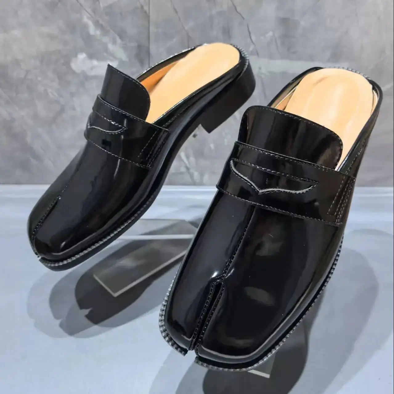 Split Toe Tabi Men's Slippers  - مراجعة Men'S Shoes With Toes وسعره