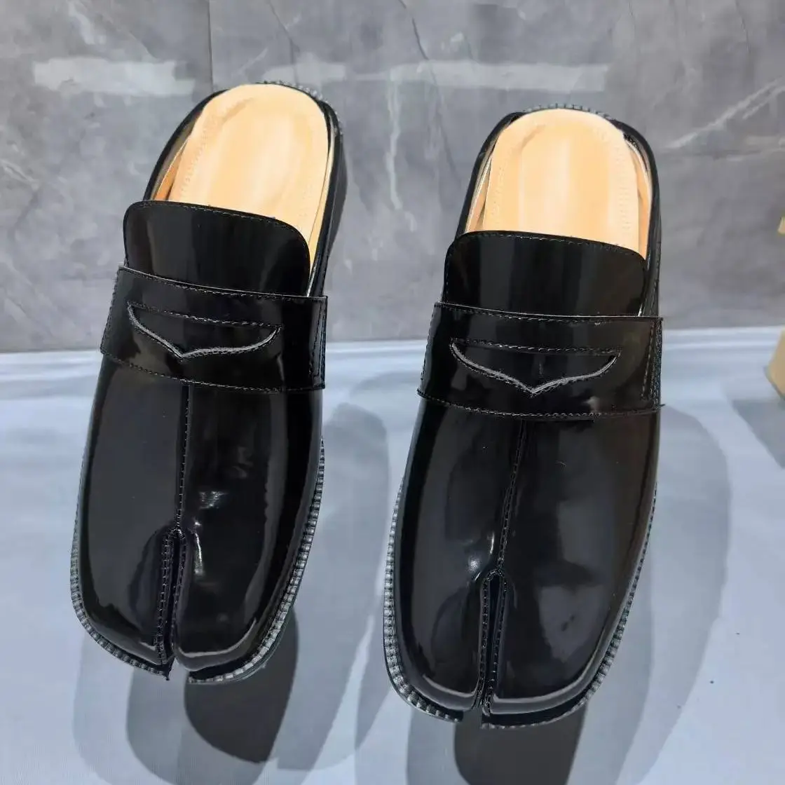 Split Toe Tabi Men's Slippers  - مراجعة Men'S Shoes With Toes وسعره