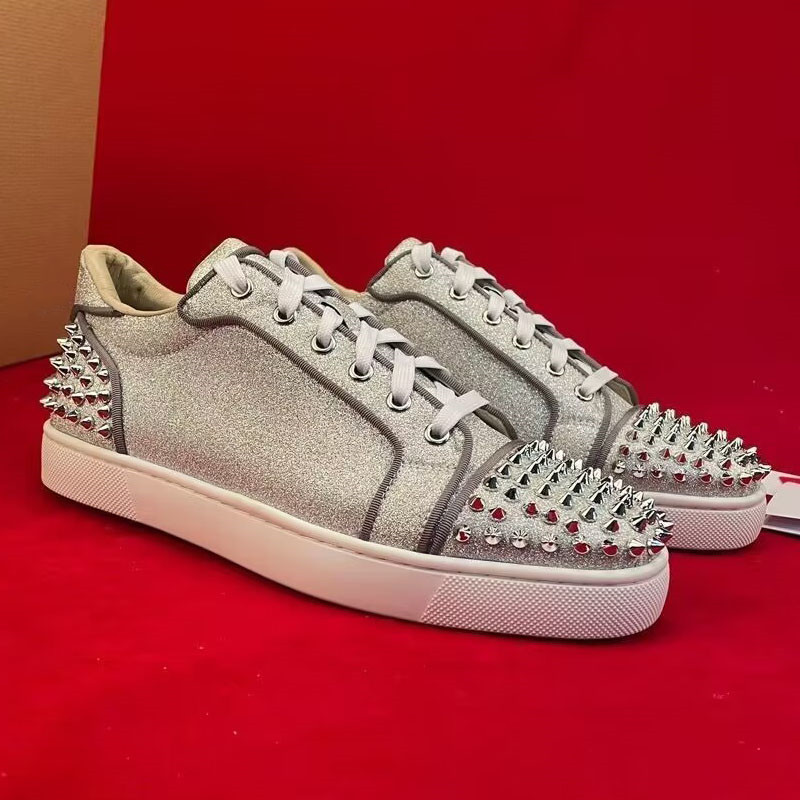 men luxury fashion rivets shoe - مراجعة Men Shoes Louboutin وسعره