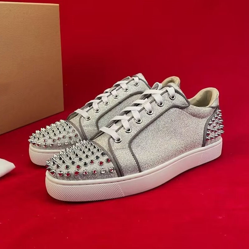men luxury fashion rivets shoe - مراجعة Men Shoes Louboutin وسعره